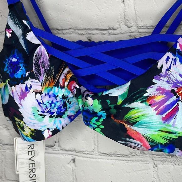 TiniBikini Women’s Reversible Floral Bikini top size small - Picture 3 of 5